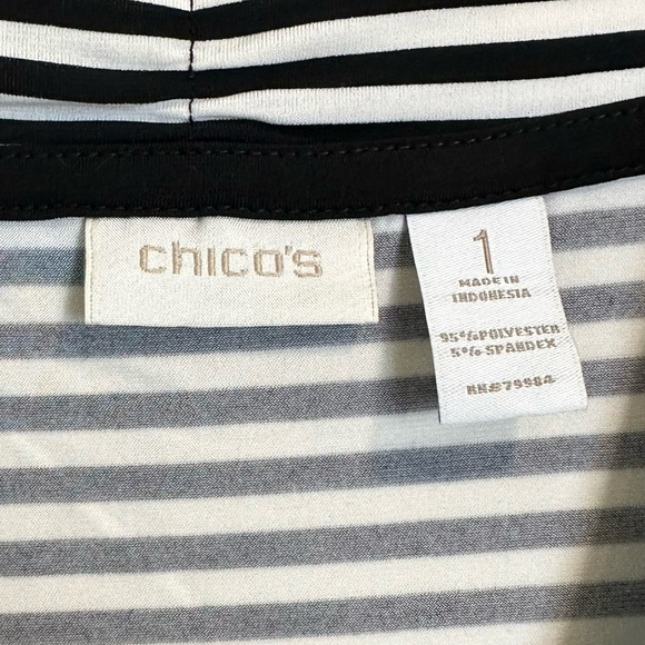 Chico’s Size 1 Medium Black and White Striped Sleeveless Surplice Top Size M🔥 - Picture 4 of 7